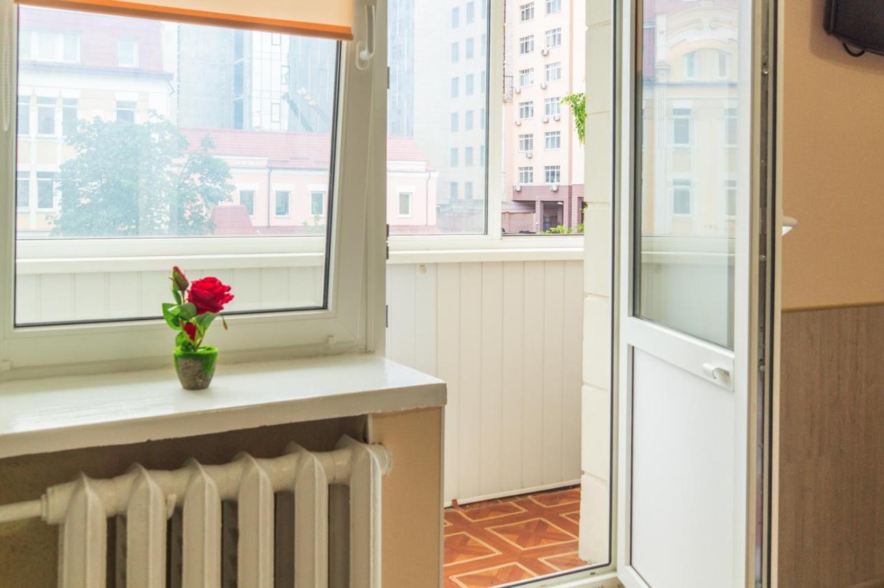 1 Комнатная Квартира По Улице Предславинская, 12 Kyiv Exterior photo